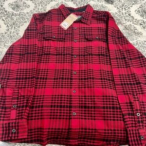 Woolrich Red and Black Checkered Men's Shirt. Heavy duty flannel/wool blend